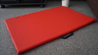 Hundematte beidseitig Kunstleder Schaumstoff Höhe 3 cm rot 60 cm X 40 cm